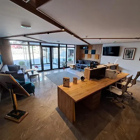 Lux Stevanovic A86 *